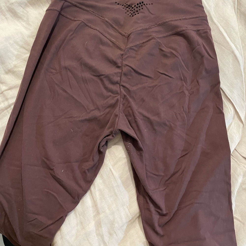 Gum shark Whitney Simmons V2 leggings